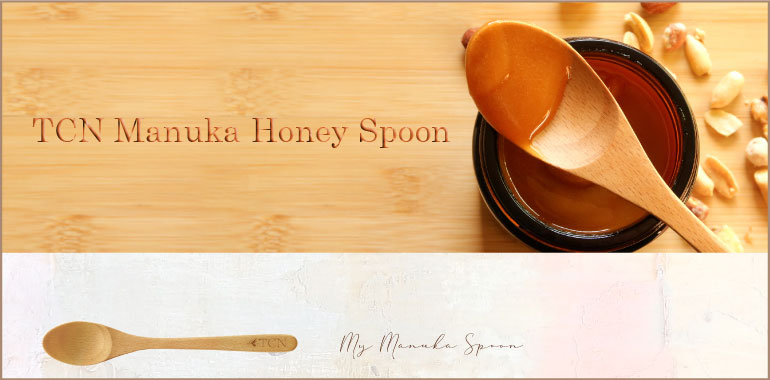 manuka honey spoon