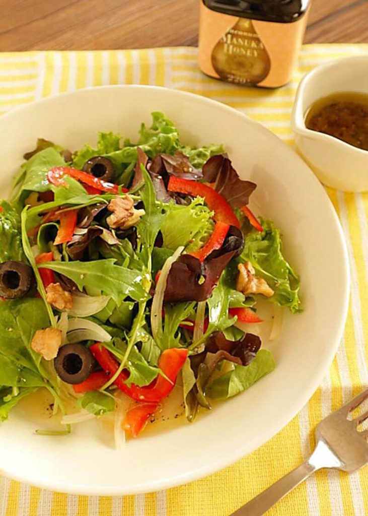 Green Salad with Honey Dressing