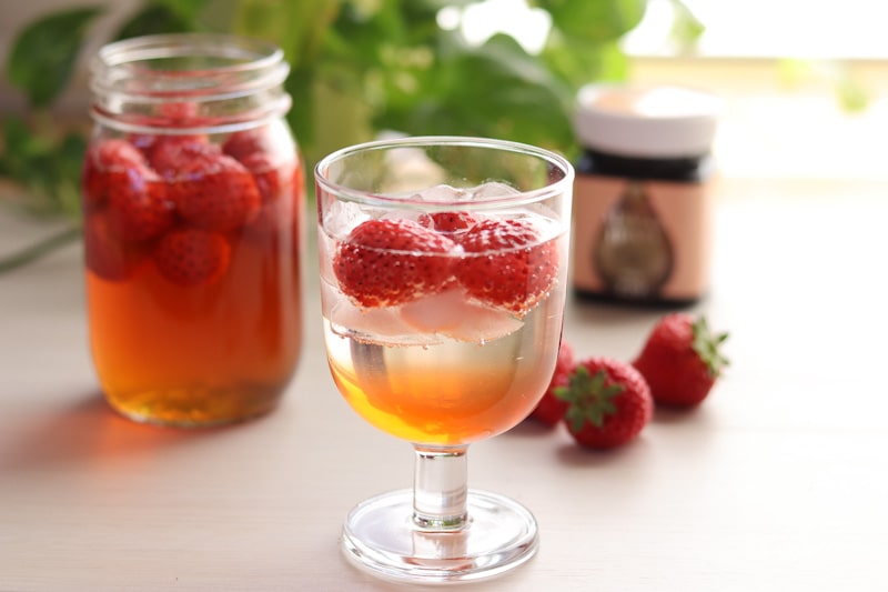 Manuka Honey-Infused Strawberry Sour Drink